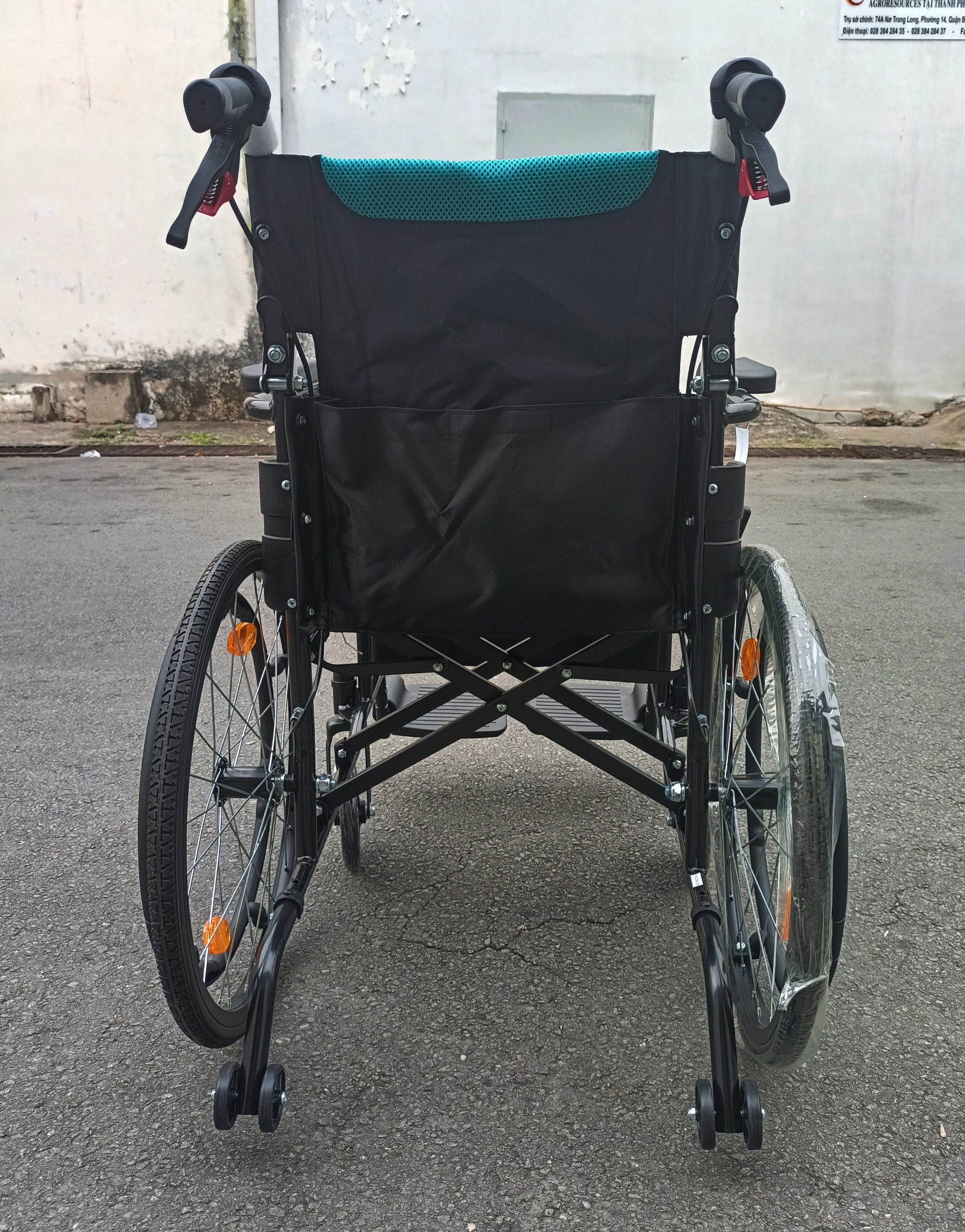 Xe lăn du lịch  Sắt Sơn Chống Lật Lucass X980L