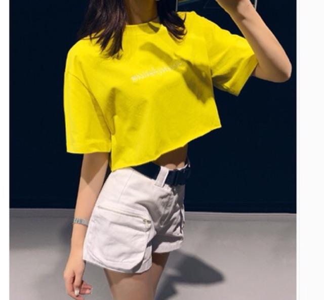 Áo thun croptop form rộng