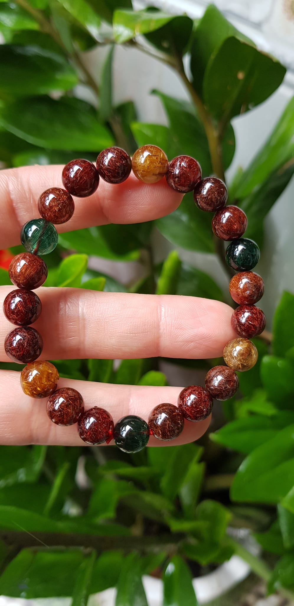 Vòng tay phong thủy đá thạch anh tóc tam tài vip 8li5 hay 8,5mm tuyệt phẩm tuyệt đẹp thiên nhiên ban tặng có tác dụng chiêu tài hút lộc vòng thạch anh tóc màu sắc sang trọng đẹp quyến rũ quyền lực ý nghĩa may mắn, tài lộc tiền tài và sức khỏe ạ