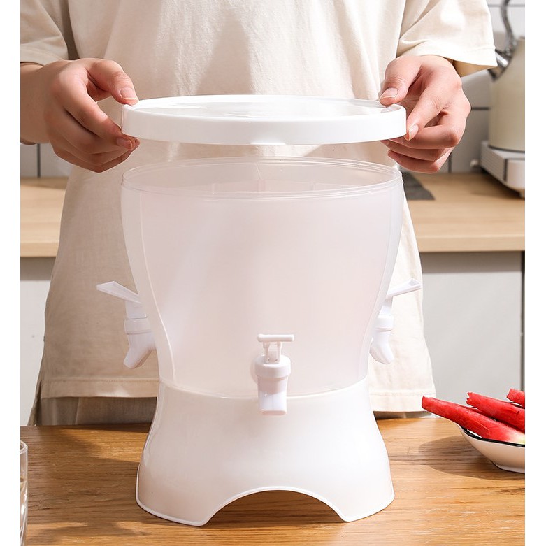 Bình đựng nước 4,5l có 3 ngăn, bình đựng nước tủ lạnh xoay 360 độ kèm vòi, kèm chân kê
