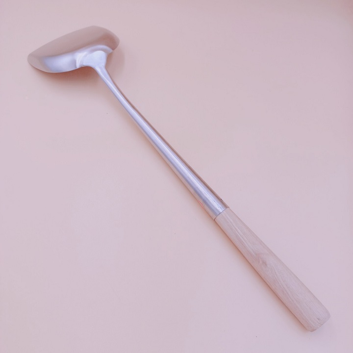 Xẻng lật chiên xào đồ ăn loại lớn inox 304 cán gỗ cao cấp