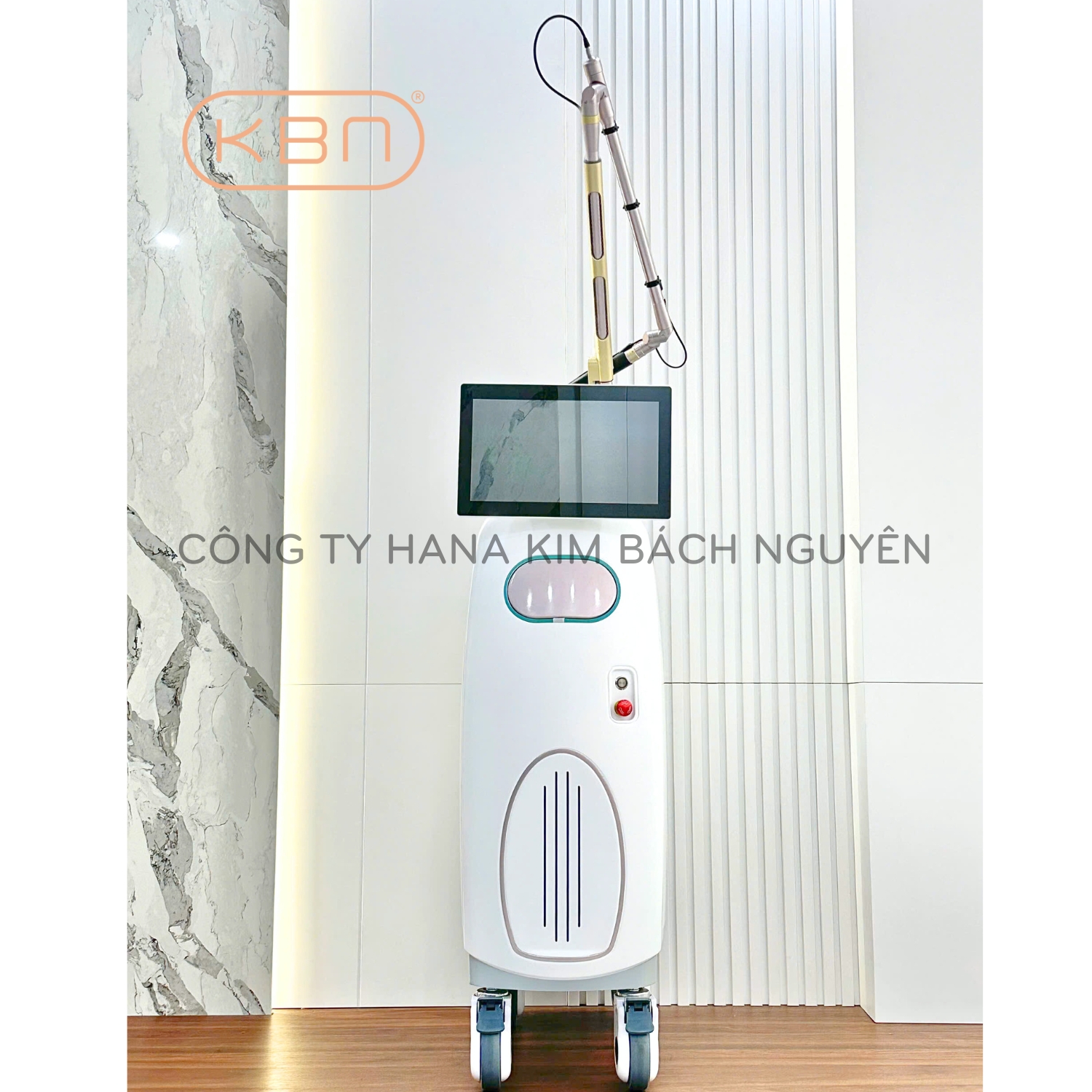 Máy Laser Picosure K670 Trục Khuỷu Loại Bỏ Sắc Tố Da, Xóa Xăm, Trị Nám, Trẻ Hóa