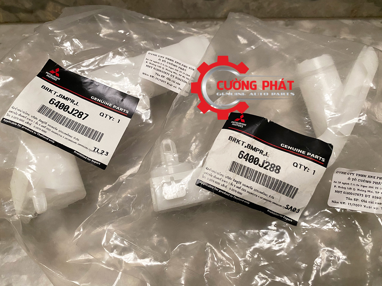 Giá cài cản trước Mitsubishi Triton 2019 mã bên lái 6400J287