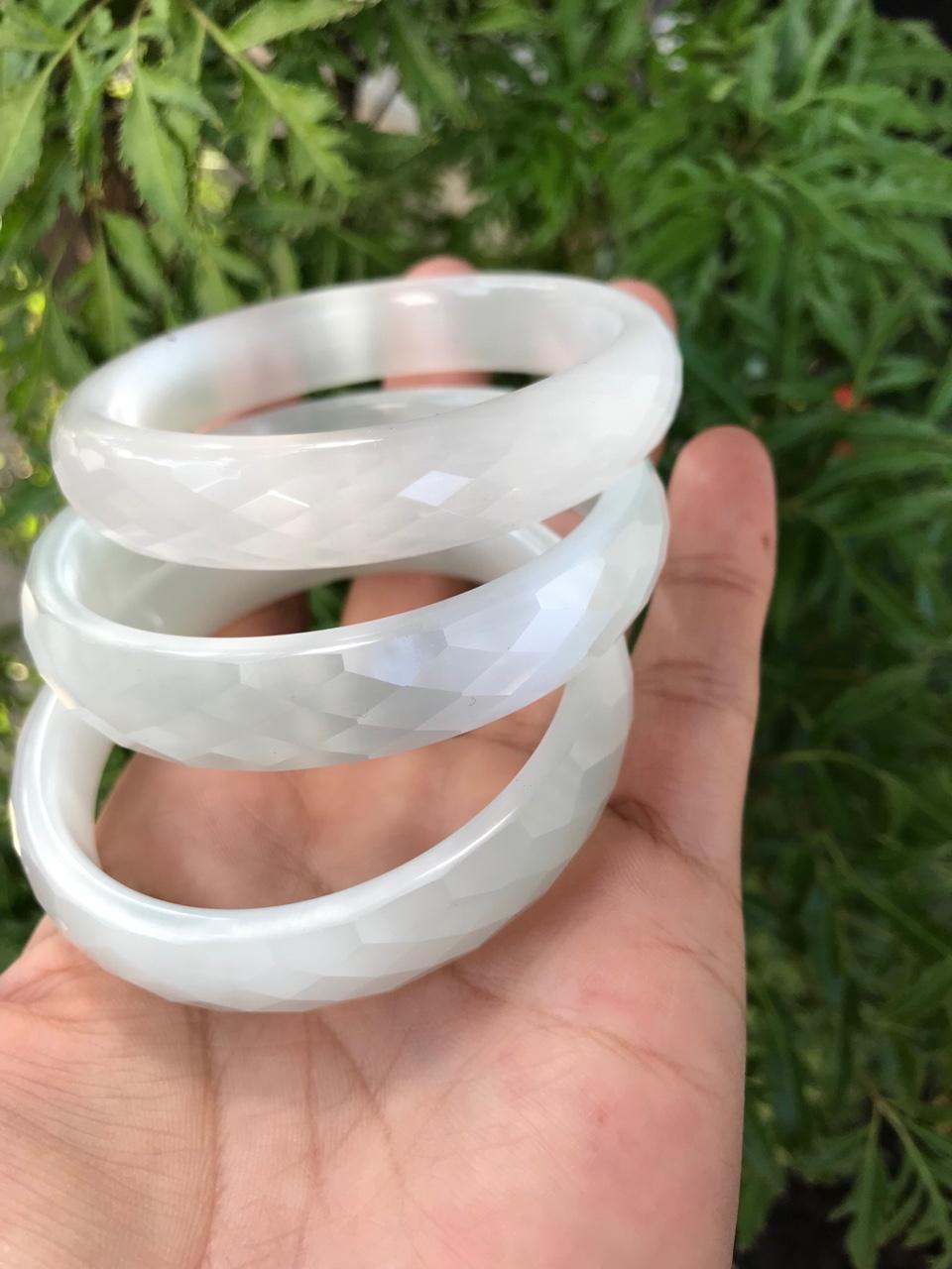 Vòng tay đá mắt mèo trắng, mài giác cạnh
