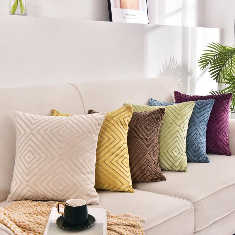 VỎ GỐI TỰA LƯNG TRANG TRÍ SOFA VẢI NHUNG DẬP VÂN HÌNH THOI NỔI CAO CẤP SBK144