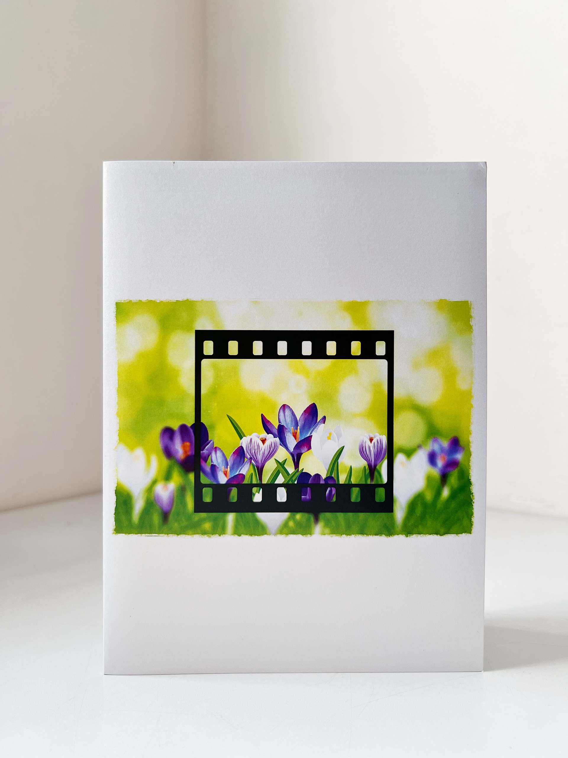 F37 -  Thiệp 3D Hoa Nghệ Tây Tím – Crocus Bouquet – Pop Up Card Viethands Giftshop