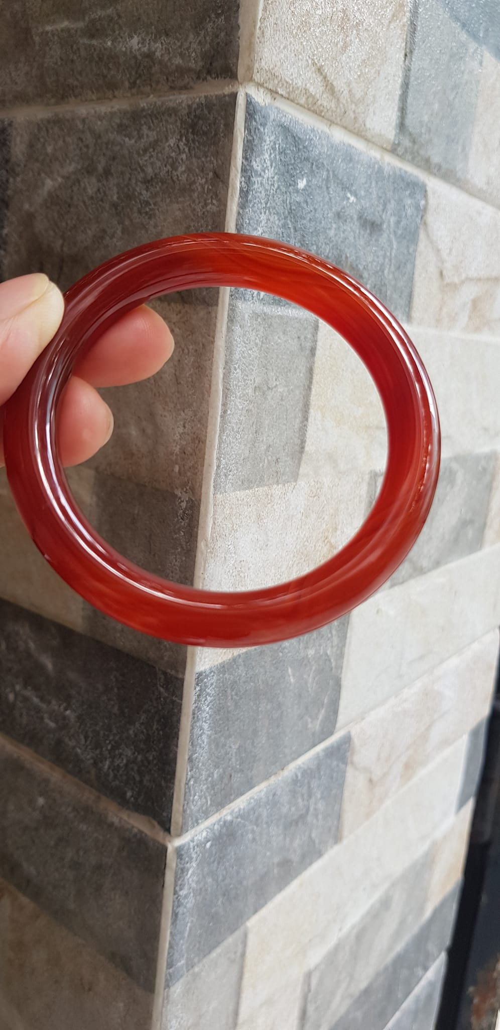 Vòng tay nữ đá mã não đỏ tươi vân đẹp mới Vòng Ni 55mm x cọng 9mm Nữ mệnh hỏa mệnh thổ 53kg - 62kg đeo ạ