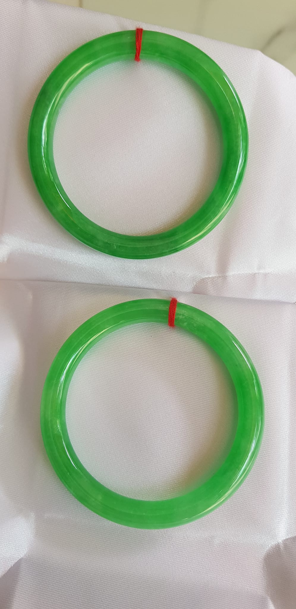 Vòng tay đá cẩm thạch tự nhiên Ngọc Đậu Lý A 54mm x cọng 8mm Màu Xanh Lý Đậu nhẹ tươi bóng mượt đẹp Nữ 53kg - 60kg đeo mệnh Mộc mệnh Hỏa mệnh Thủy ạ