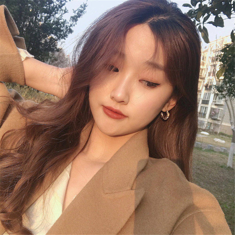 Khuyên tai chữ c đính đá phong cách vintage hàn quốc