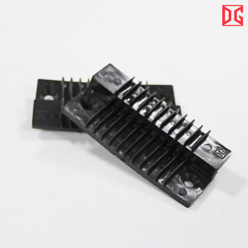 Nhựa chắn gió hèm cửa nhôm DG Plastic