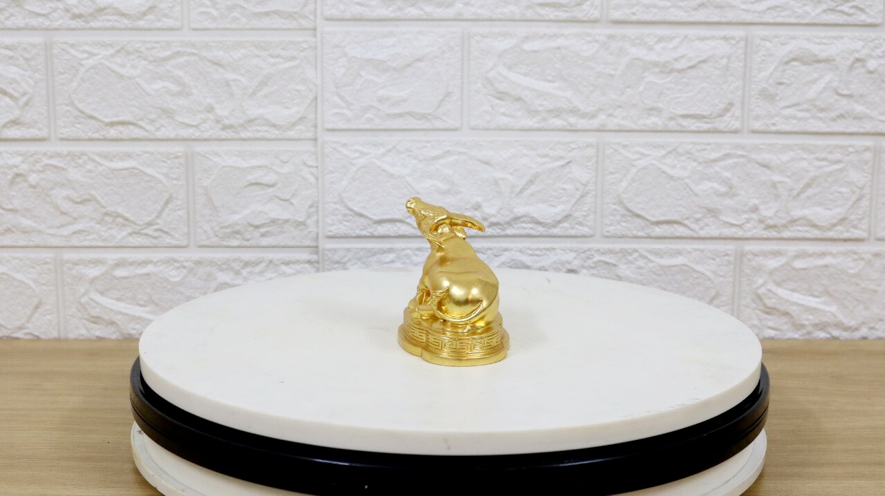 Tượng trâu bằng đồng mạ vàng 24K