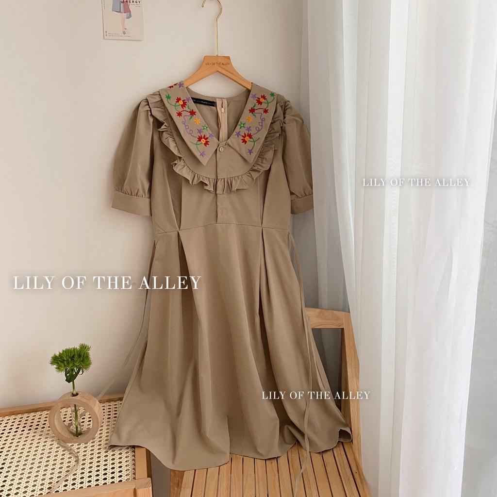 Váy trơn cổ bẻ thêu hoa