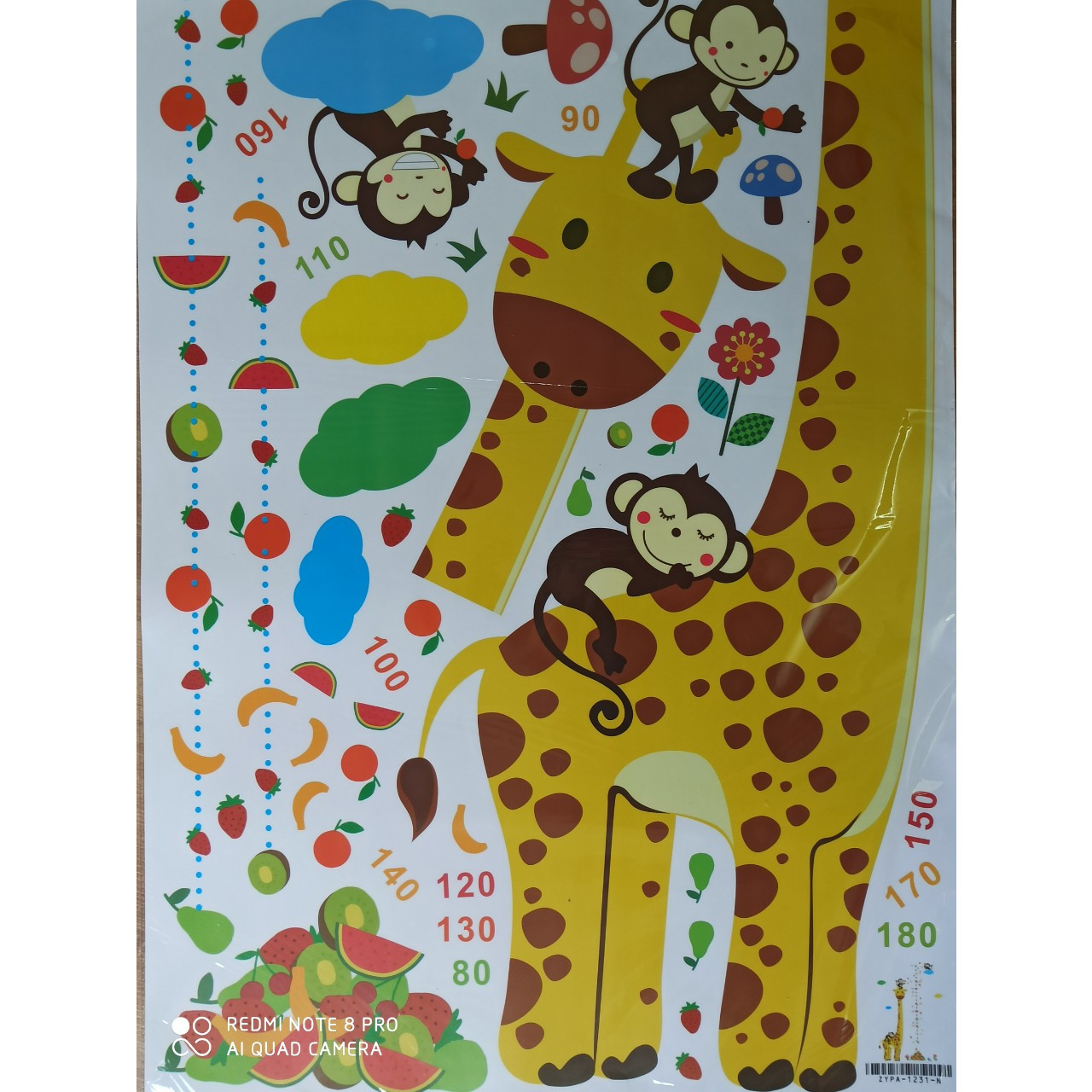Decal hình dán tường 3D trang trí hươu cao cổ thước đo chiều cao cho bé