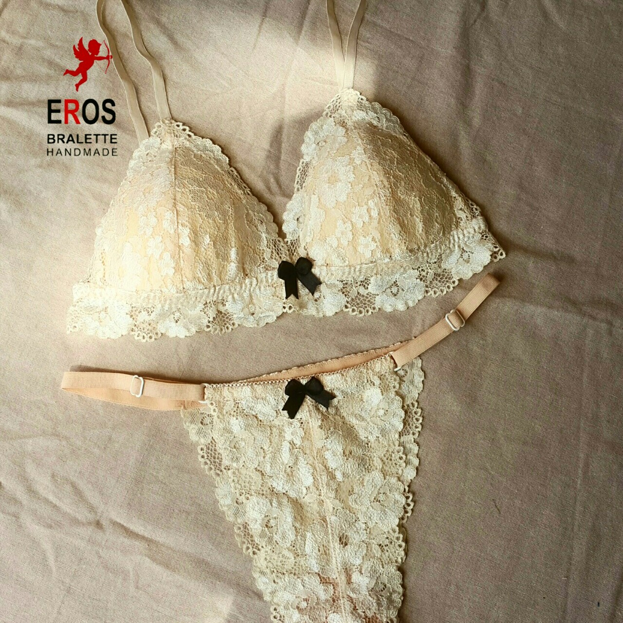 Bộ áo lót bralette chân ren  màu nude dễ thương của nhà eros