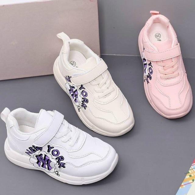 Giày thể thao siêu nhẹ cho bé trai, bé gái