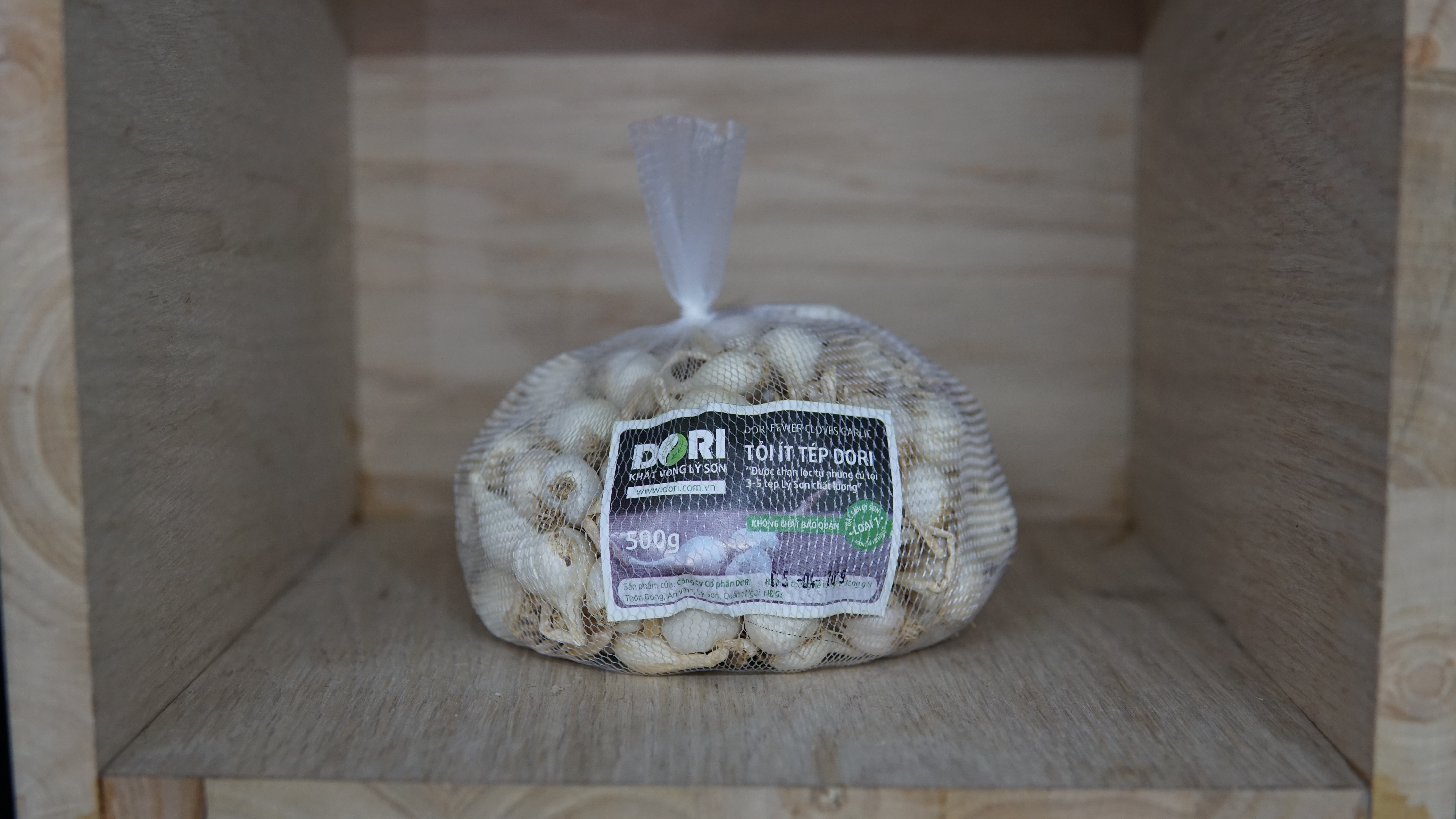 Đặc Sản Quảng Ngãi - Tỏi Lý Sơn Dori - Loại ít tép - Túi lưới 500g - Trồng tại đảo Lý Sơn - Cam kết đúng xuất xứ - Hoàn tiền 200% nếu sai cam kết - Dùng để ăn sống hoặc chế biến