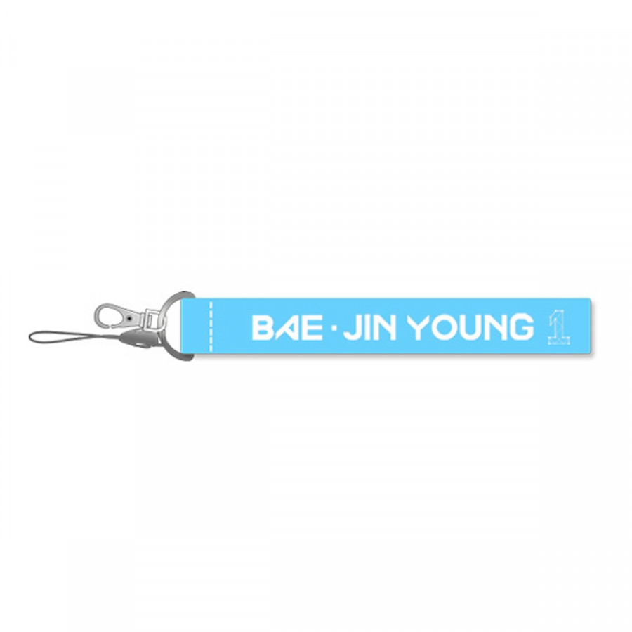 Móc khóa  Bae Jin Young Wanna One nametag Wanna One(xanh)