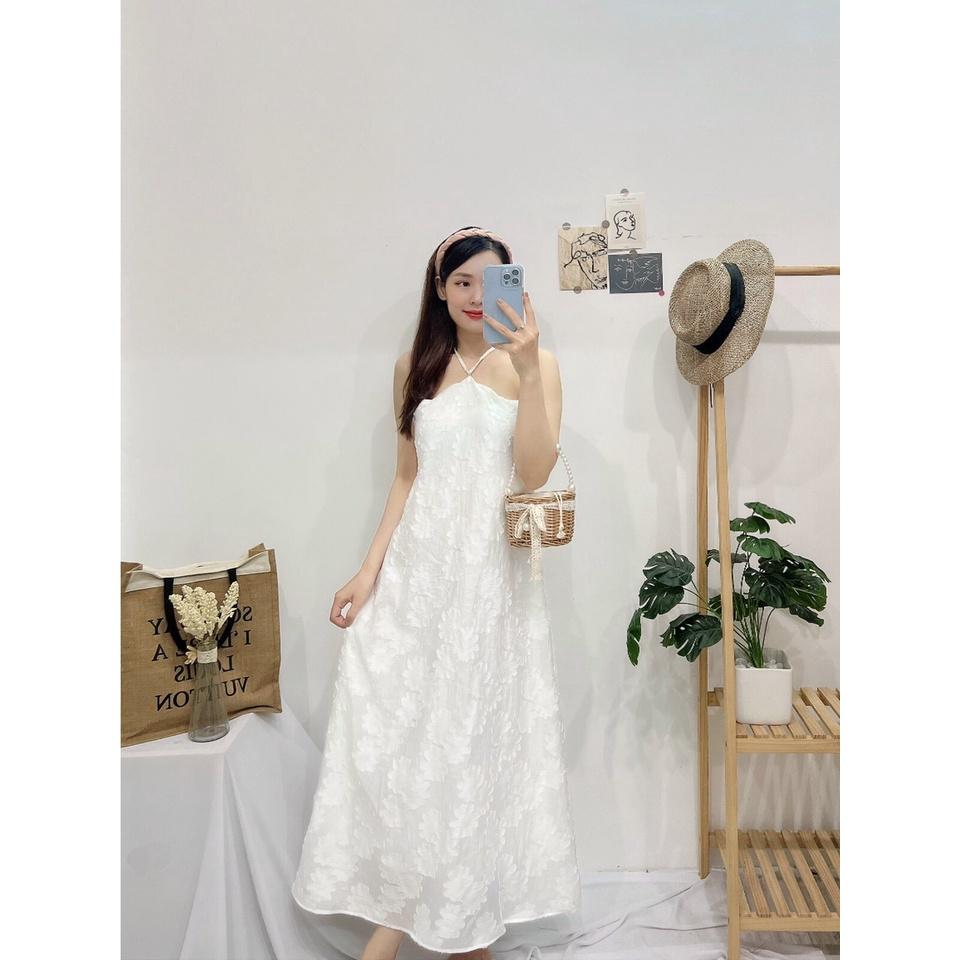 Đầm maxi trắng cổ yếm đi biển, Đầm trắng hở lưng cổ dây suông dài Cao Cấp thêu hoa, sexy quyến rũ - MiNhi Fashion
