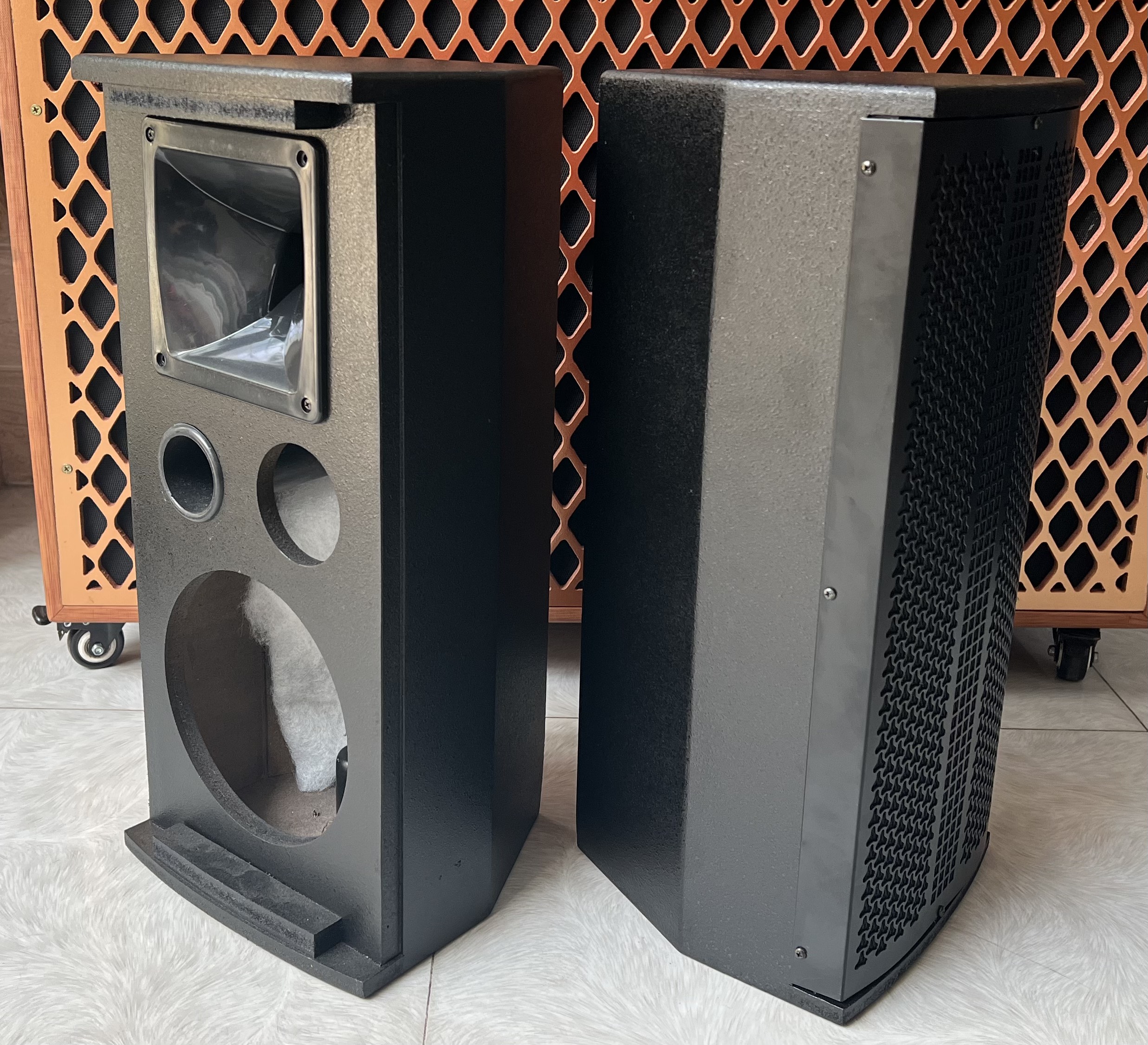 Vỏ thùng loa 2 tấc thùng sơn 1 bass 20, 1 chép kèn 1 chép giấy Hải Triều
