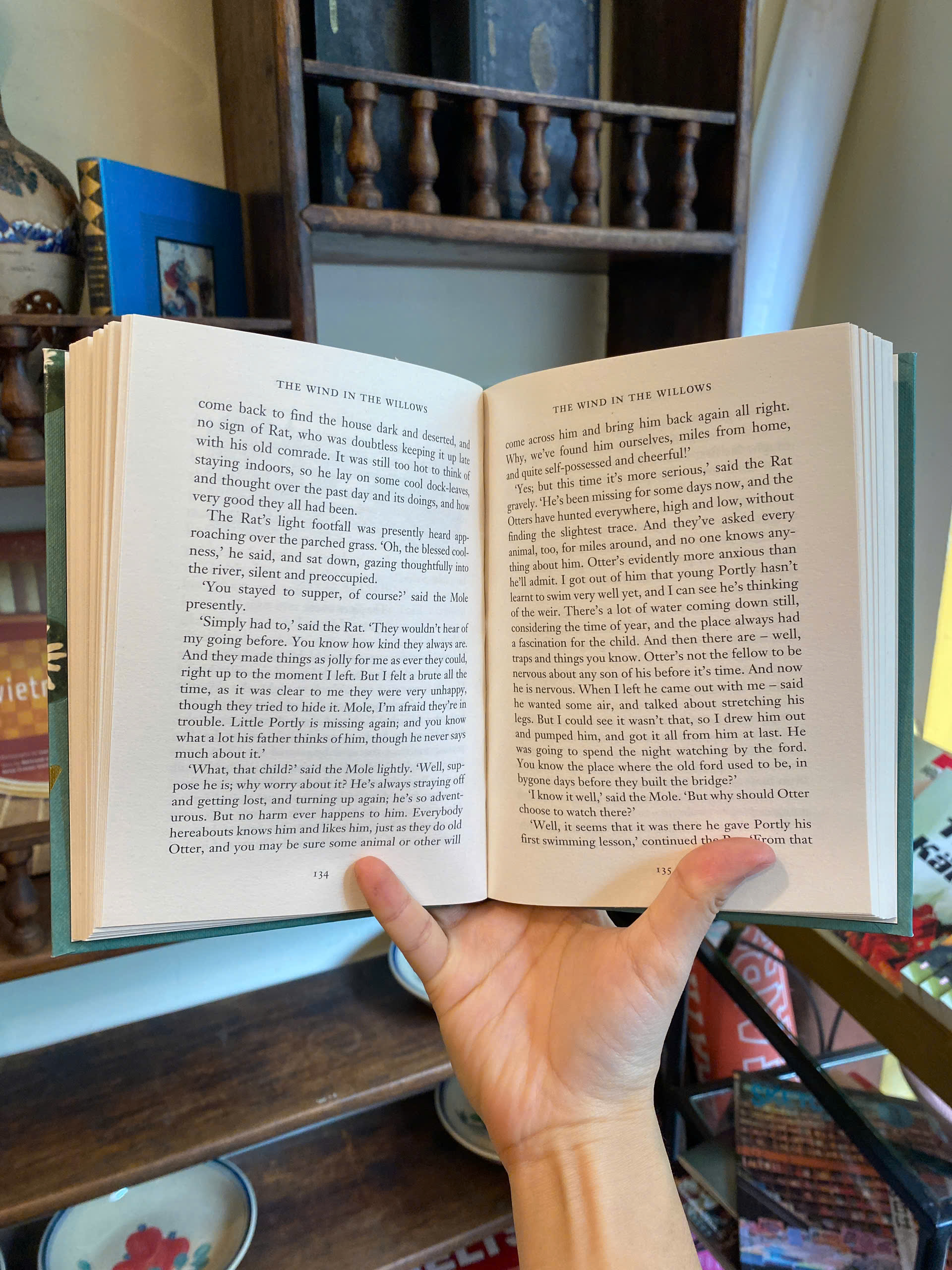 Sách - The Wind in the Willows by Kenneth Grahame | Classic Children Fiction / Hardcover / Ngoại văn