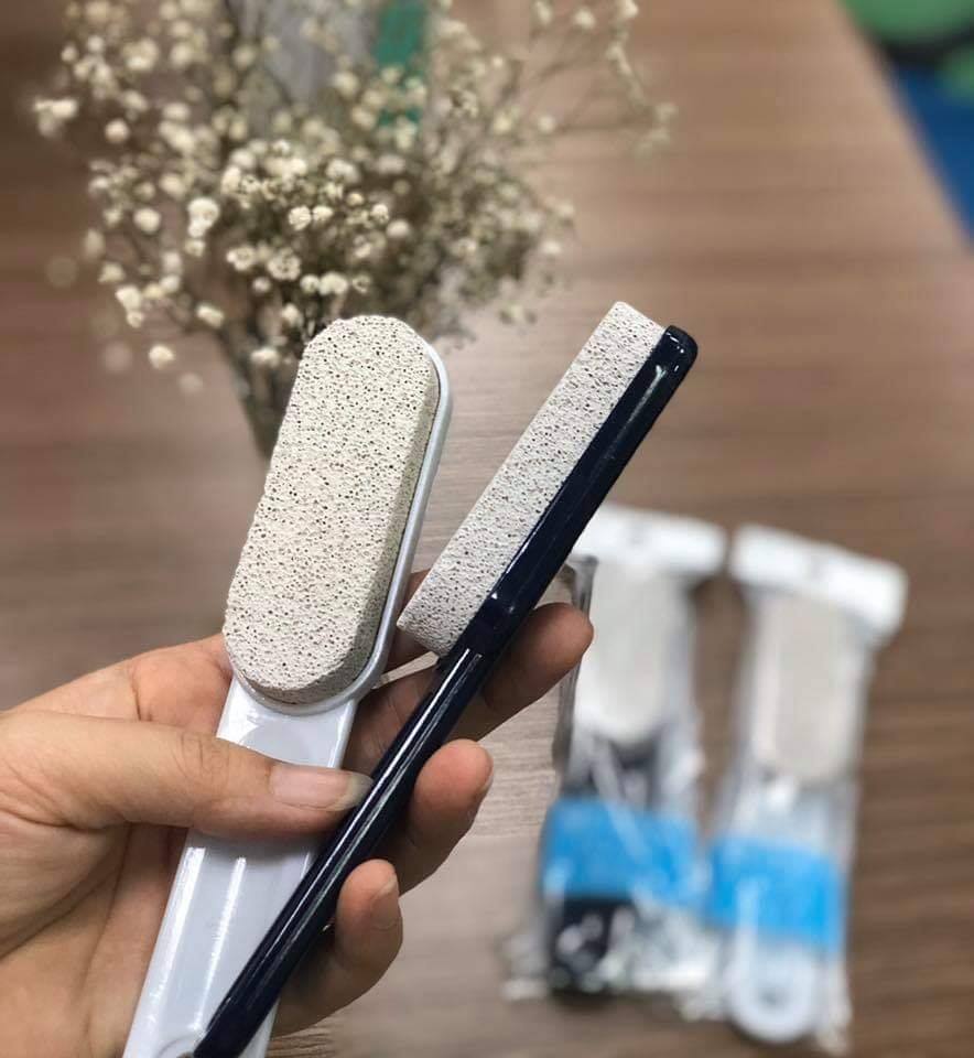 Combo Bàn chải chà gót chân bằng đá san hô + Giá treo khăn, cà vạt nội địa Nhật Bản - Giao màu ngẫu nhiên