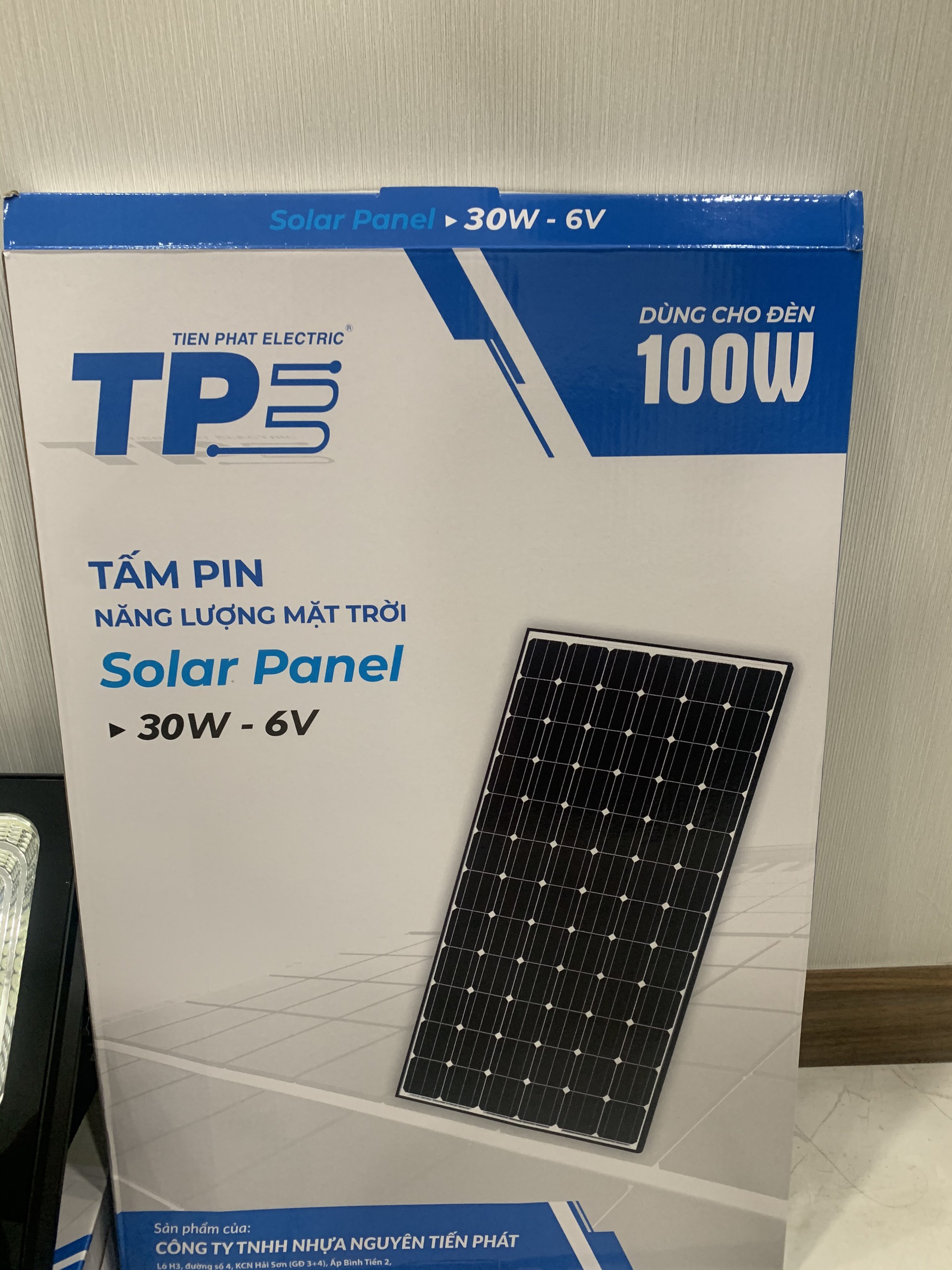 ĐÈN PHA NĂNG LƯỢNG MẶT TRỜI 100W