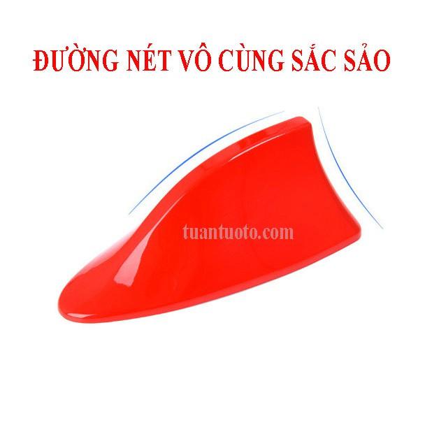 Ăng ten vây cá gắn trên ô tô