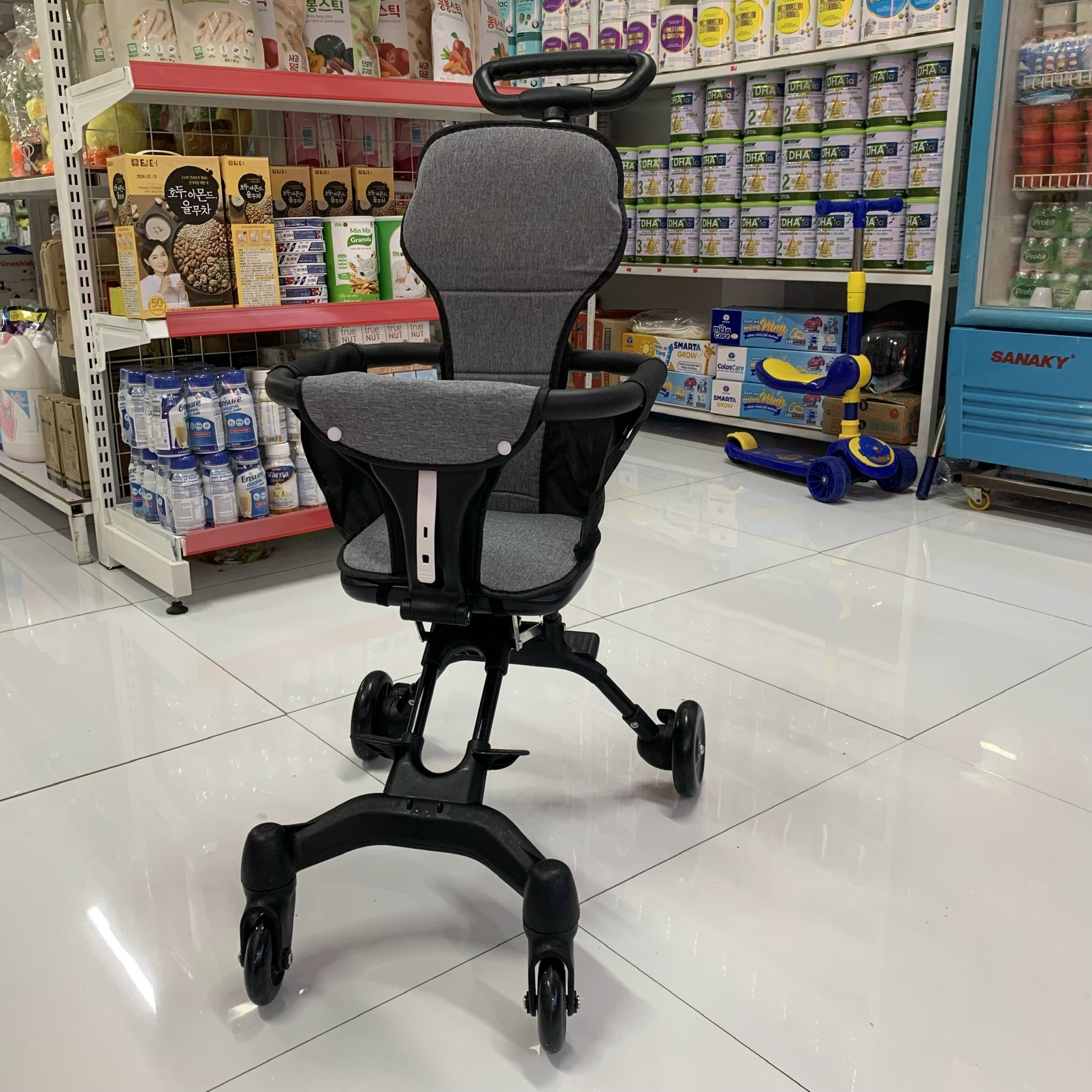 xe đẩy gấp gọn 502 đi du lịch cho bé