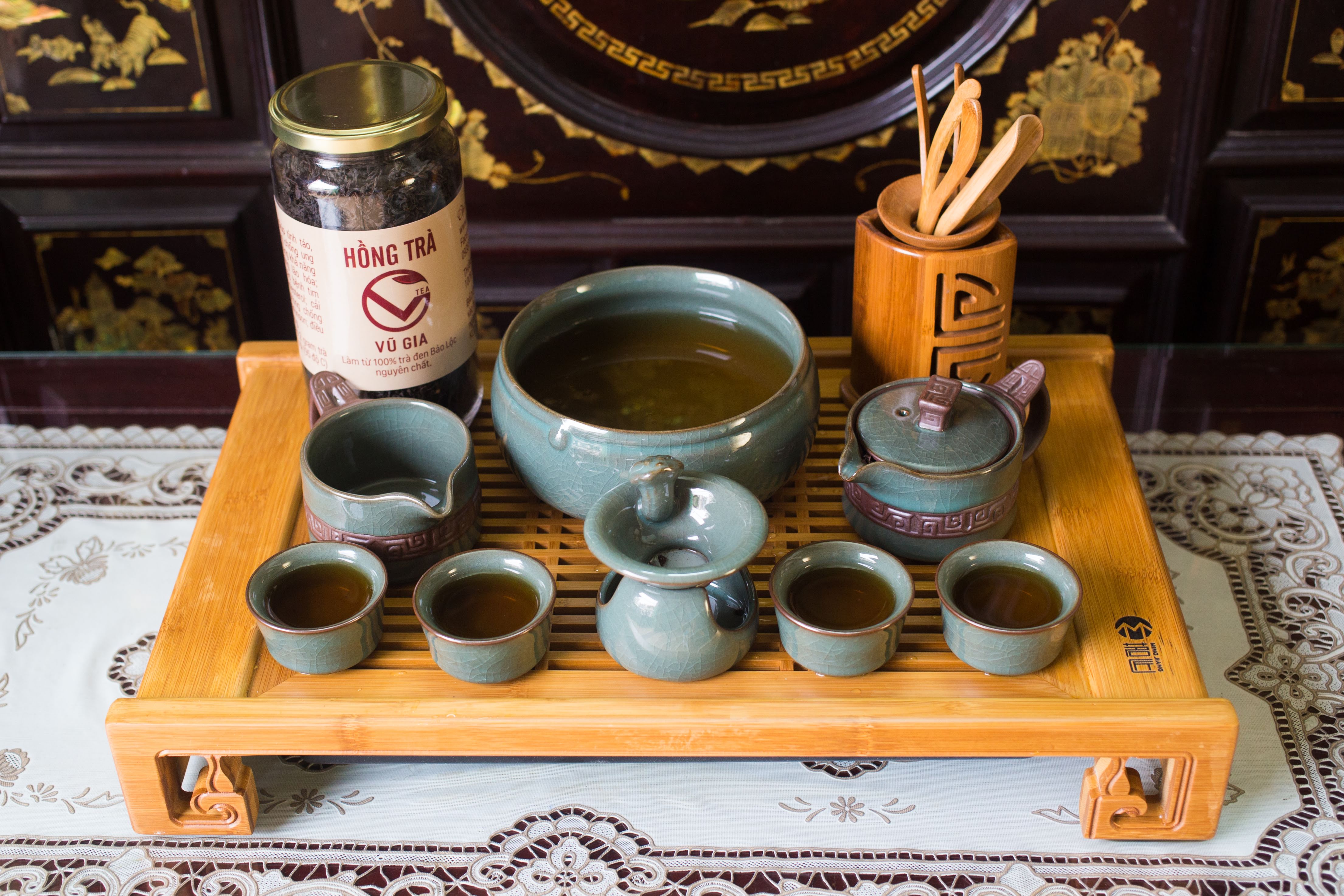 Combo Hồng Trà Cao Cấp 100g + Mật Ong Hoa Cà Phê 420g - Nguyên Chất Vũ Gia - Món Quà Cho Sức Khỏe