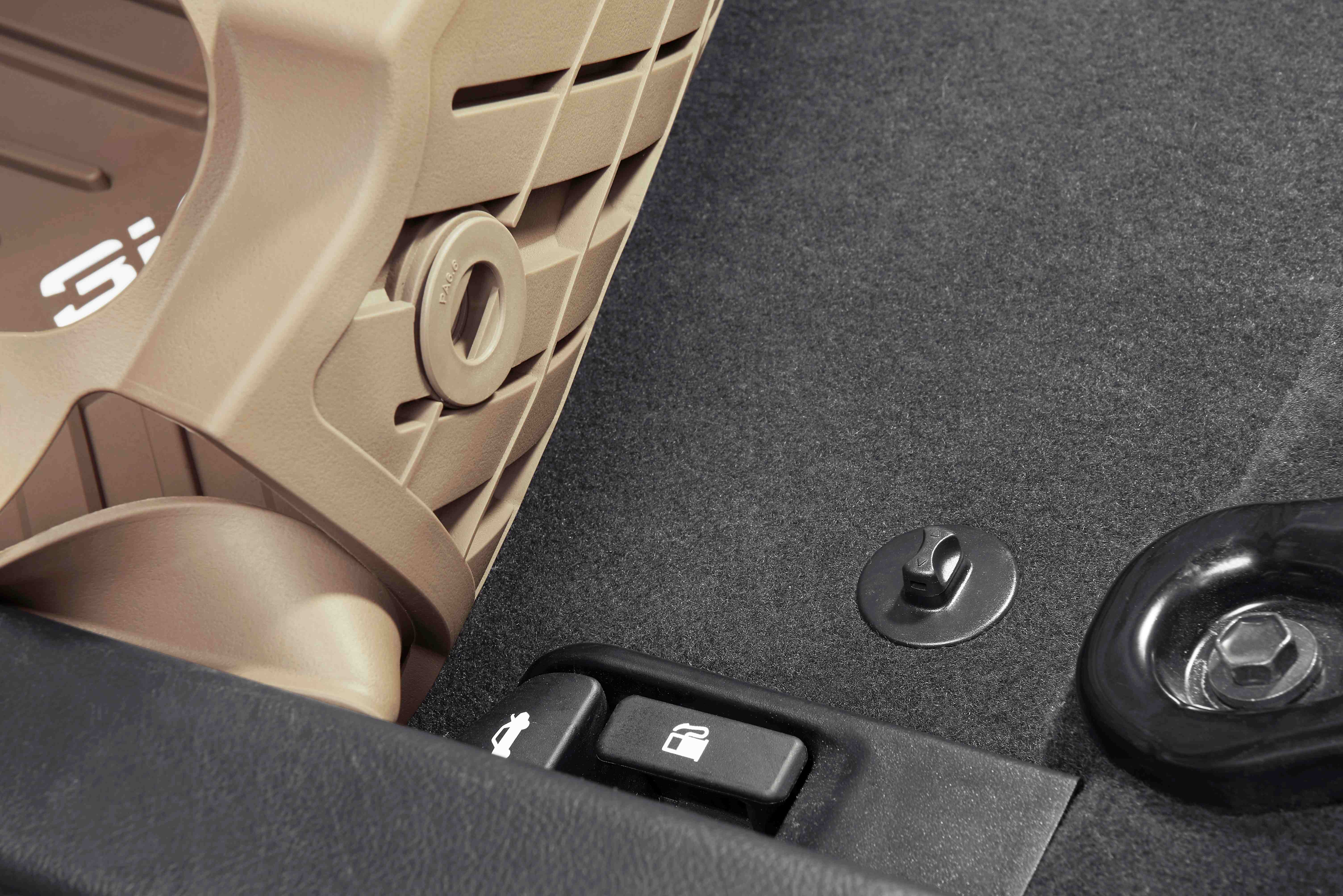 Thảm lót sàn xe ô tô dành cho TOYOTA RAV4 2013-2018 Nhãn hiệu Macsim 3W chất liệu nhựa TPE đúc khuôn cao cấp - màu đen