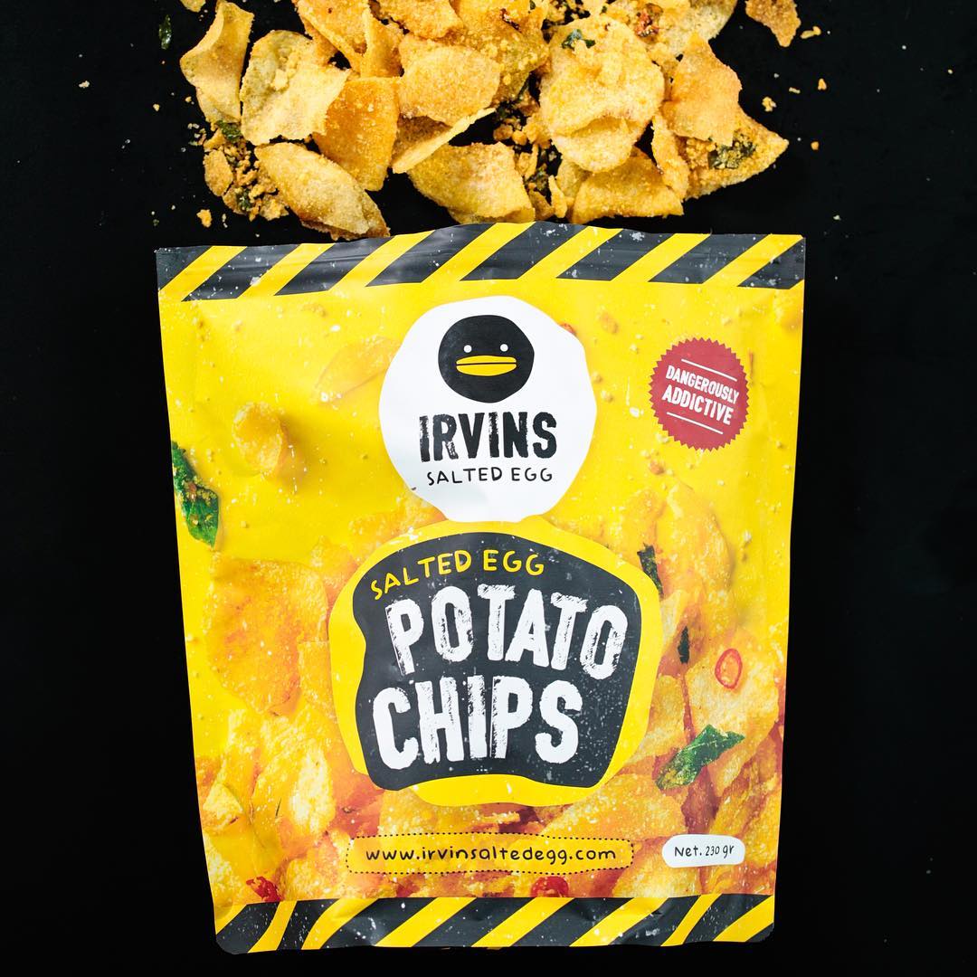 Khoai tây trứng muối 230g IRVINS - Big Salted Egg Potato Chips