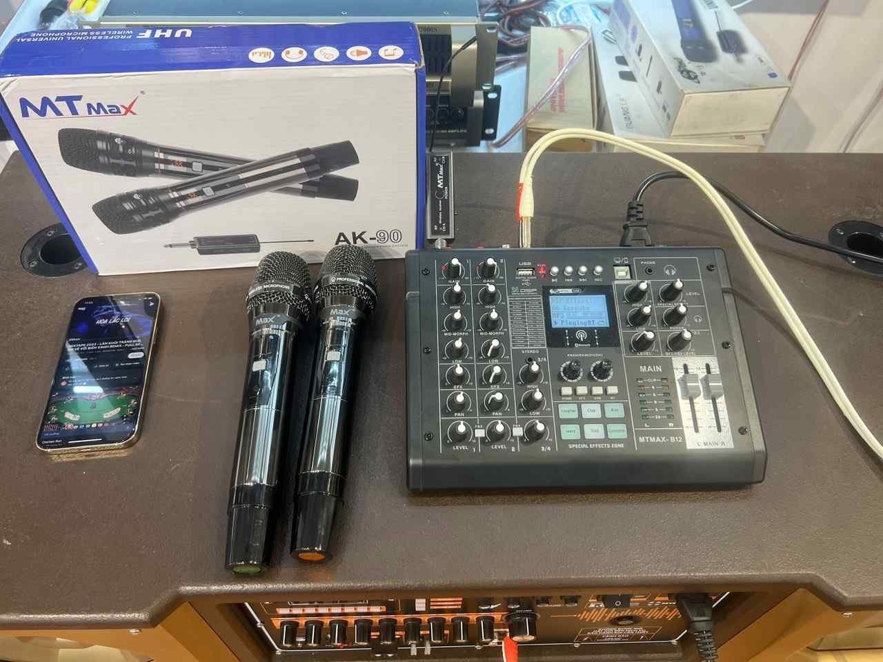 Mixer F4 Pro - Tích hợp vang số 16 chế độ vang- Chuyển đổi thành soundcard livestream karaoke Vừa Thu Âm Vừa Hát Ra Loa Hàng Chính Hãng