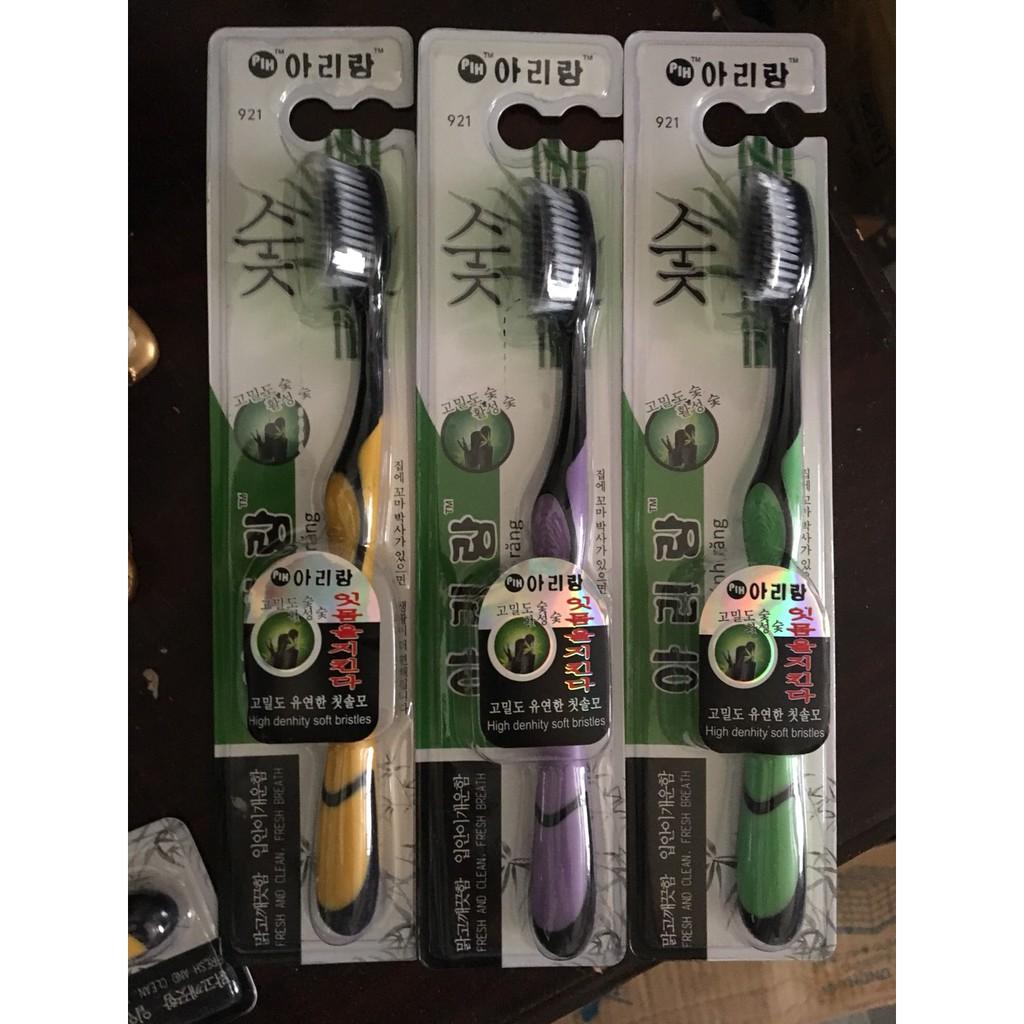 Bàn chải đánh răng Hàn Quốc than tre hoạt tính 921