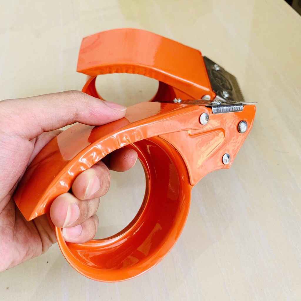 Dụng cụ cắt keo dễ sử dụng