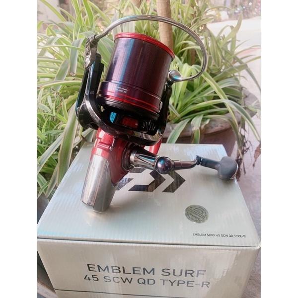 Máy câu cá DAIWA emblem surf 45 scw