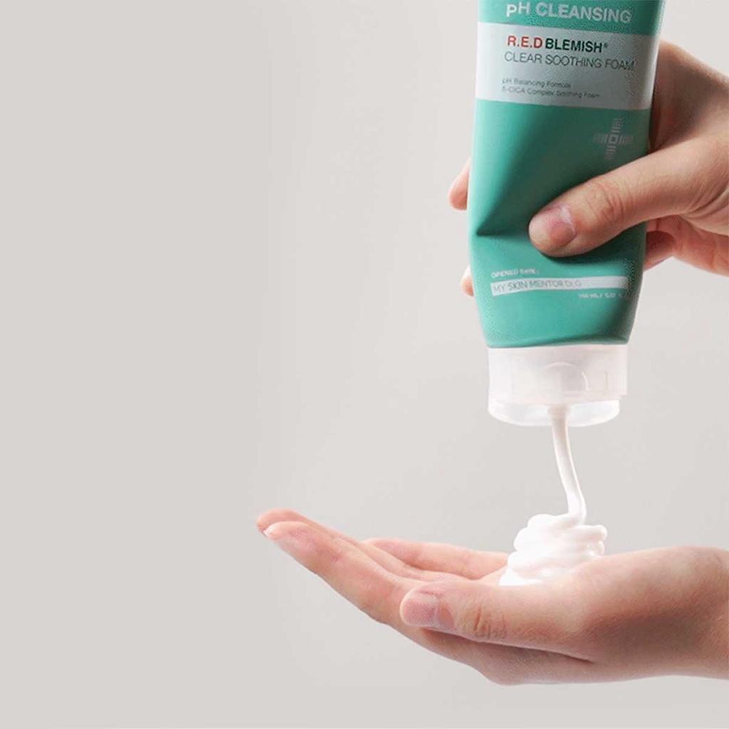 Sữa rửa mặt cho da dầu mụn Dr.G pH Cleansing R.E.D Blemish Clear Soothing Foam