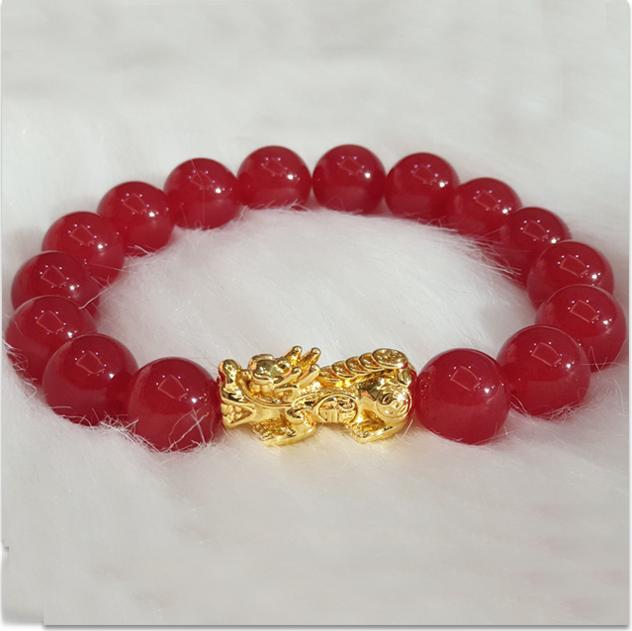 Vòng tay phong thủy đá mã não đỏ MU368 mix Tỳ hưu vàng