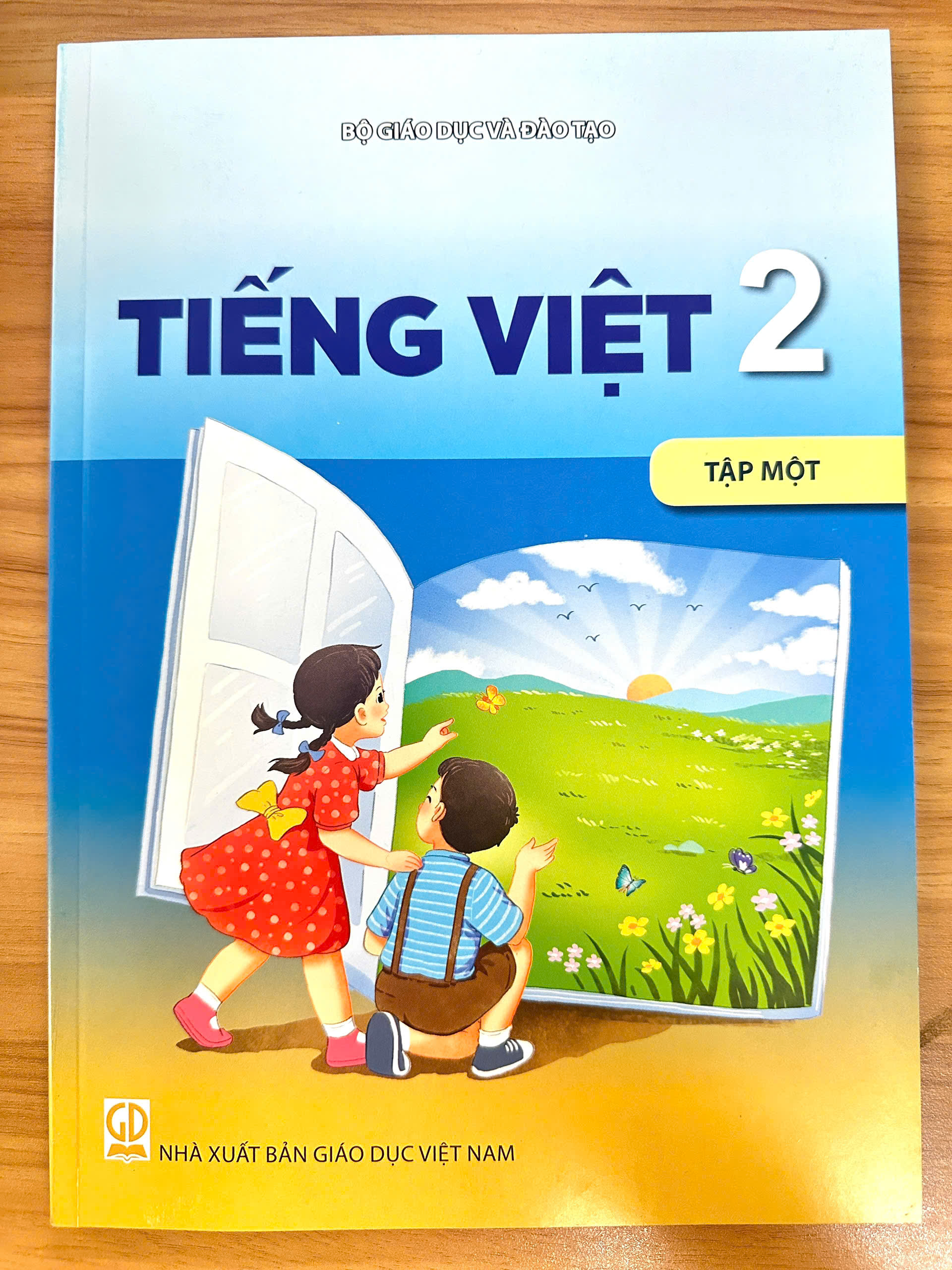 Sách giáo khoa Tiếng Việt 2- tập một- Kết Nối Tri Thức Với Cuộc Sống (Kèm Nilon bọc Sách, nhãn tên)