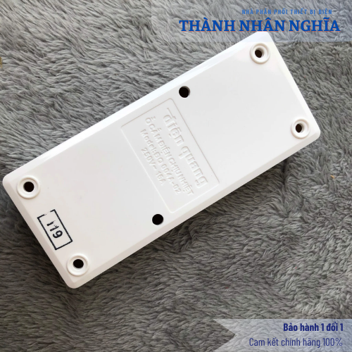 Ổ cắm Điện Quang ĐQ 004A-02 ( 3 lỗ không dây )