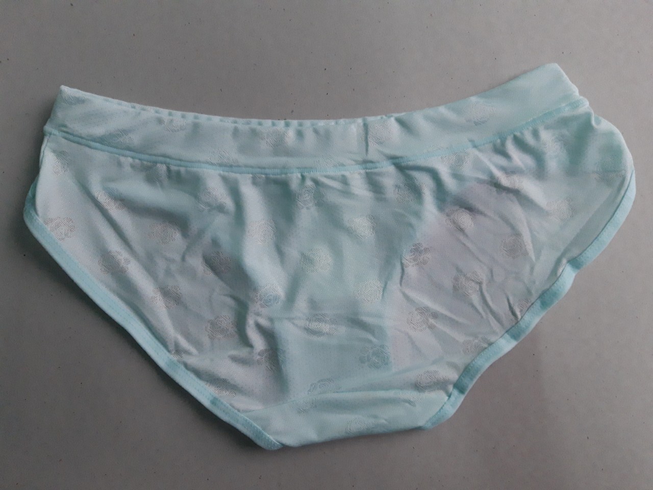 Combo 10 Quần Lót Nữ Cotton Thông Hơi Thái - Họa Tiết Hoa Hồng - Mềm Mịn - Phom To – Phù hợp vóc dáng đầy đặn từ 55-67kg - Giao Nhiều Màu Ngẫu Nhiên - Tặng kèm set 10 thun cột tóc