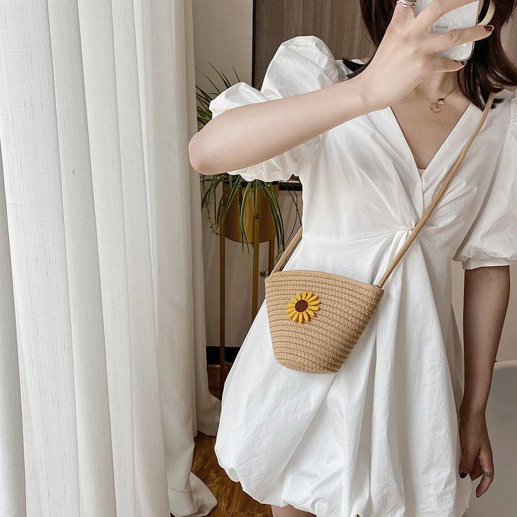 Straw Woven Bag Women's New Small Flower Woven Bucket Bag Mori Style Girl One-Shoulder Messenger Bag