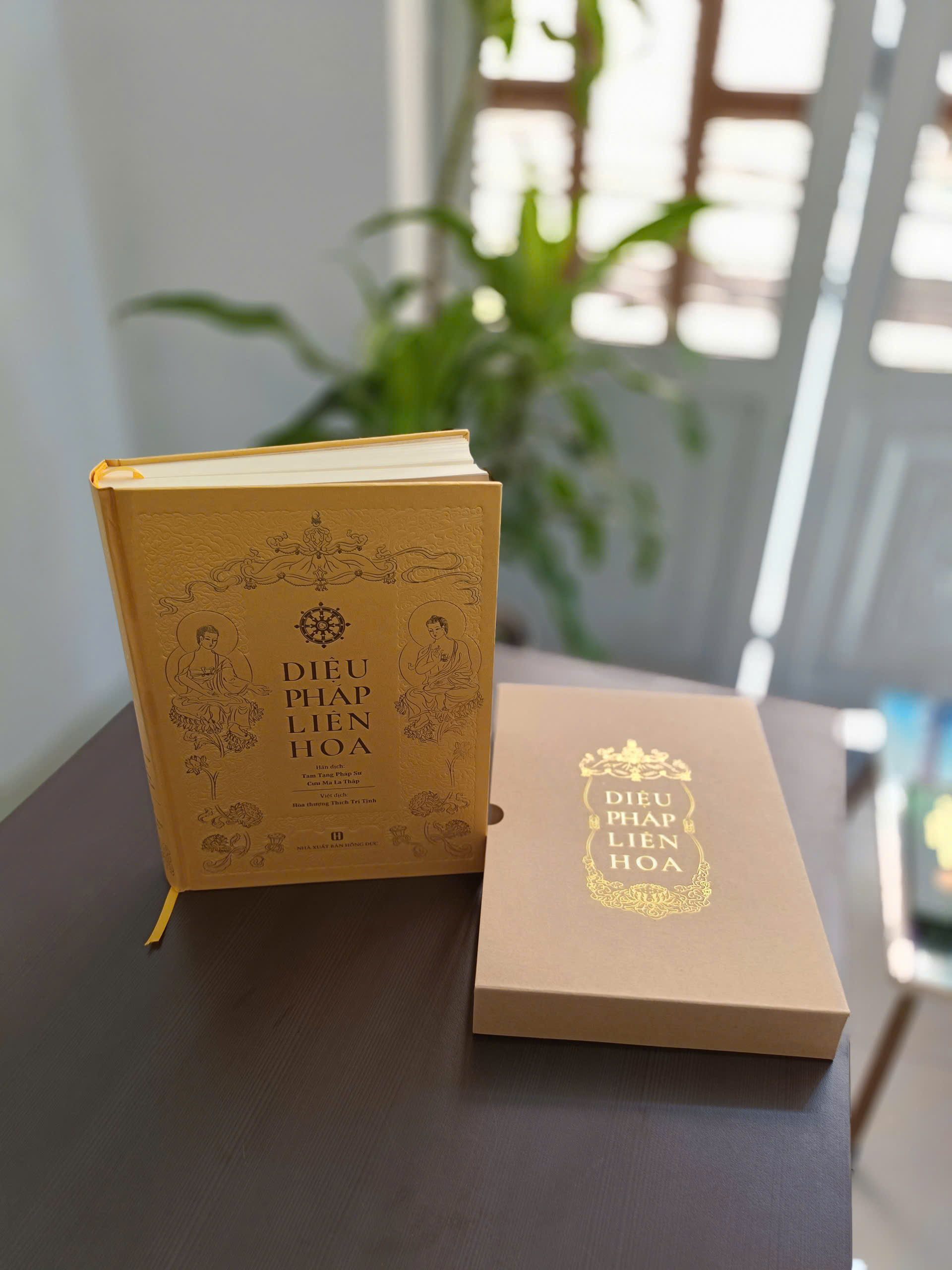 Kinh Diệu Pháp Liên Hoa + Kinh Địa Tạng (bản cao cấp) (bìa vàng, cứng)