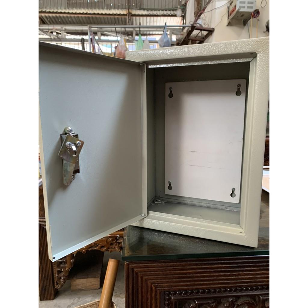 Tủ điện nổi khóa bật 21x16x10