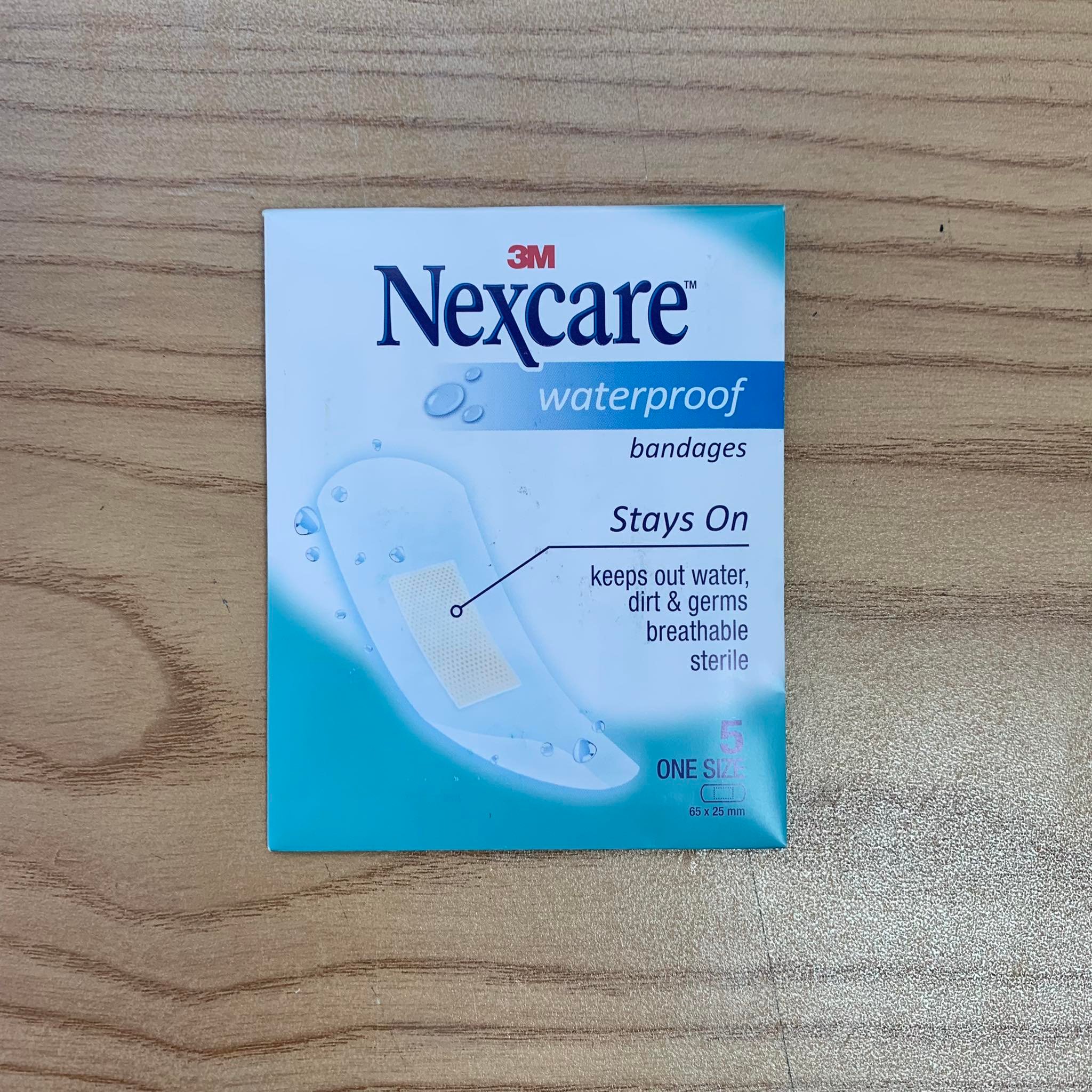 Hộp băng dán cá nhân bảo vệ vết thương chống thấm nước 3M Nexcare, 5 miếng/vỉ, 10 vỉ/hộp, sản xuất tại Thái Lan