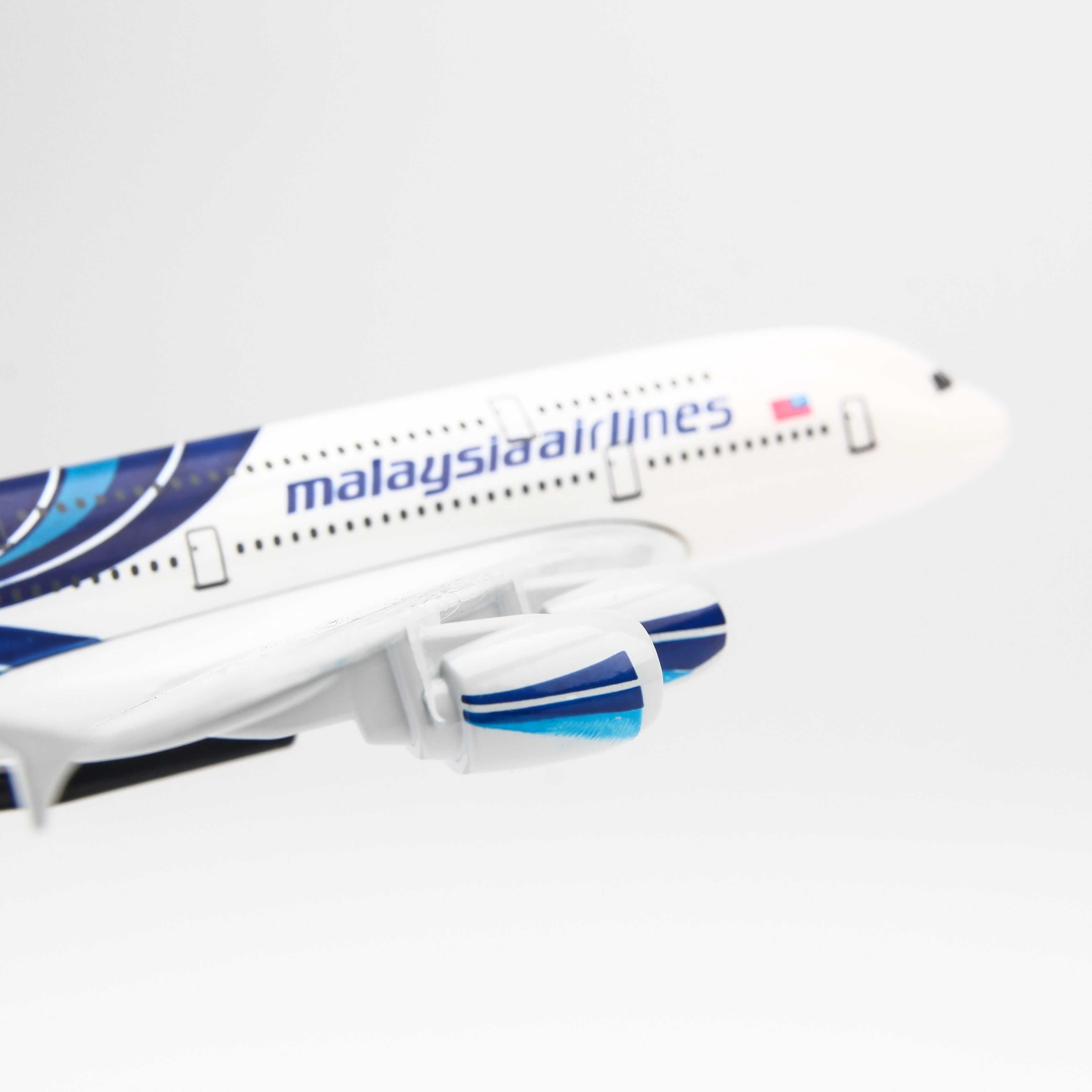 Mô hình máy bay Malaysia Airlines A380 20cm AMS20