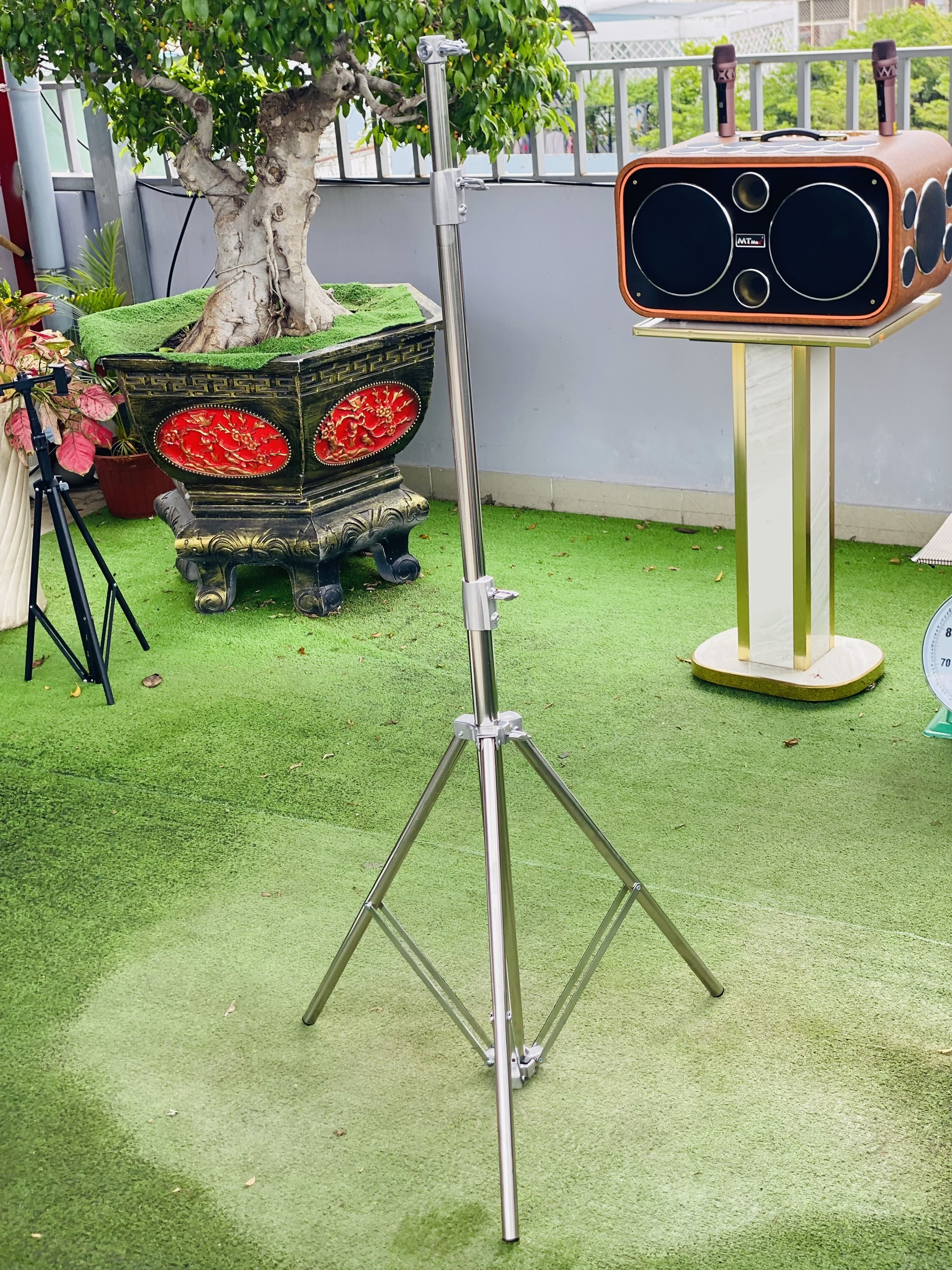 Chân đèn inox 8809 cao 2.8m loại tốt chịu tải 10 kg gắn đèn, máy ảnh chuyên nghiệp cho livestream studio phòng thu hàng nhập khẩu