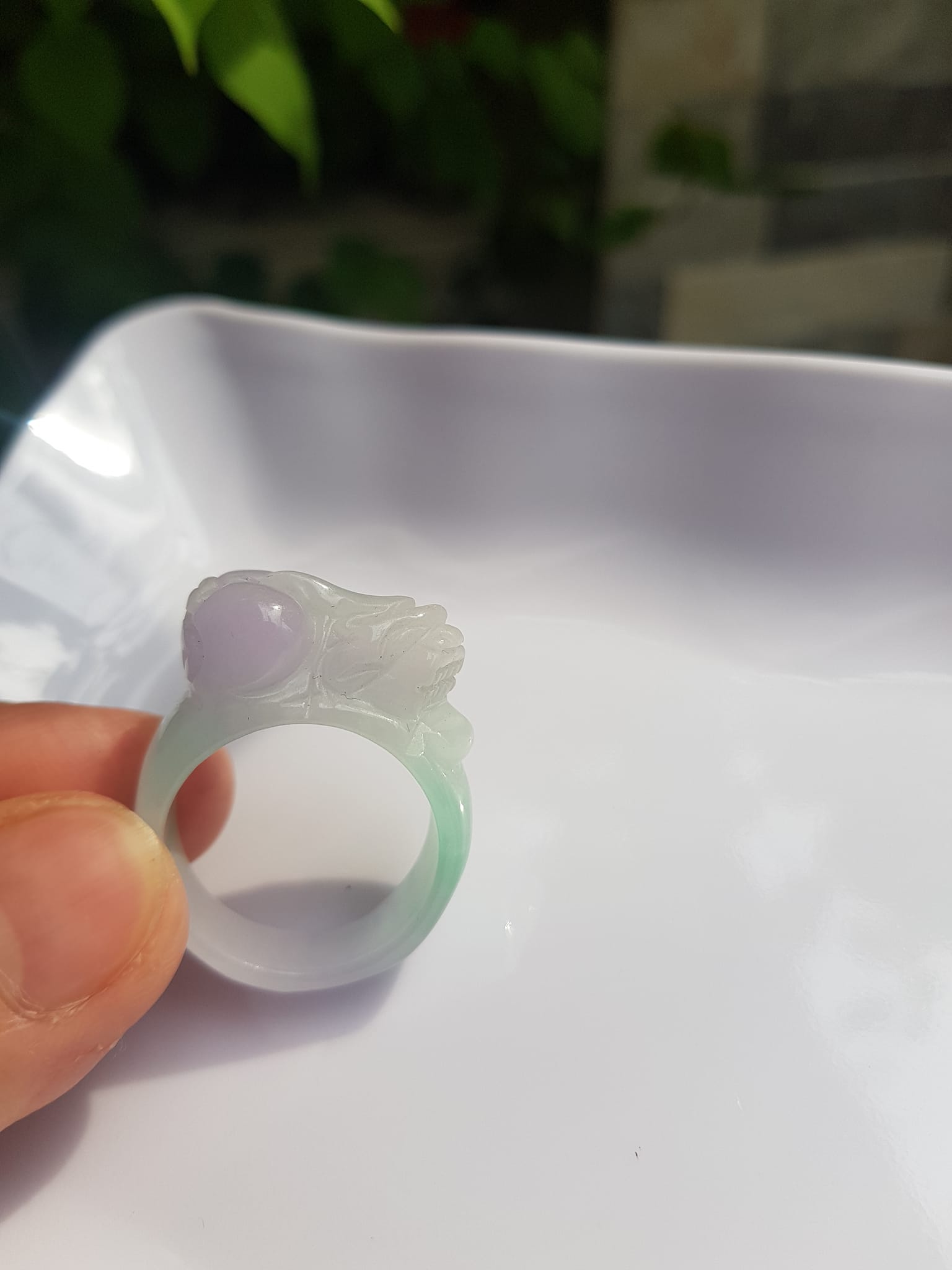 Chiếc Nhẫn Tỳ Hưu Hút Tài Ni 20mm Đá Cẩm Thạch Tự Nhiên Màu Tím Nhẹ Trắng Xanh Ngọc Bóng Đẹp Size Nhẫn đk 20mm x bản 11mm ạ