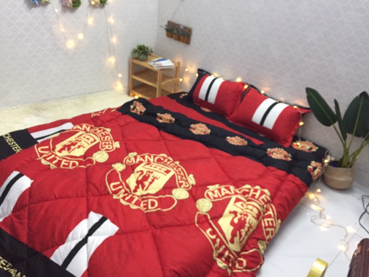 Bộ Drap &amp; Chăn Phao 5 Món Cotton Poly CLB MANCHESTER UNITED