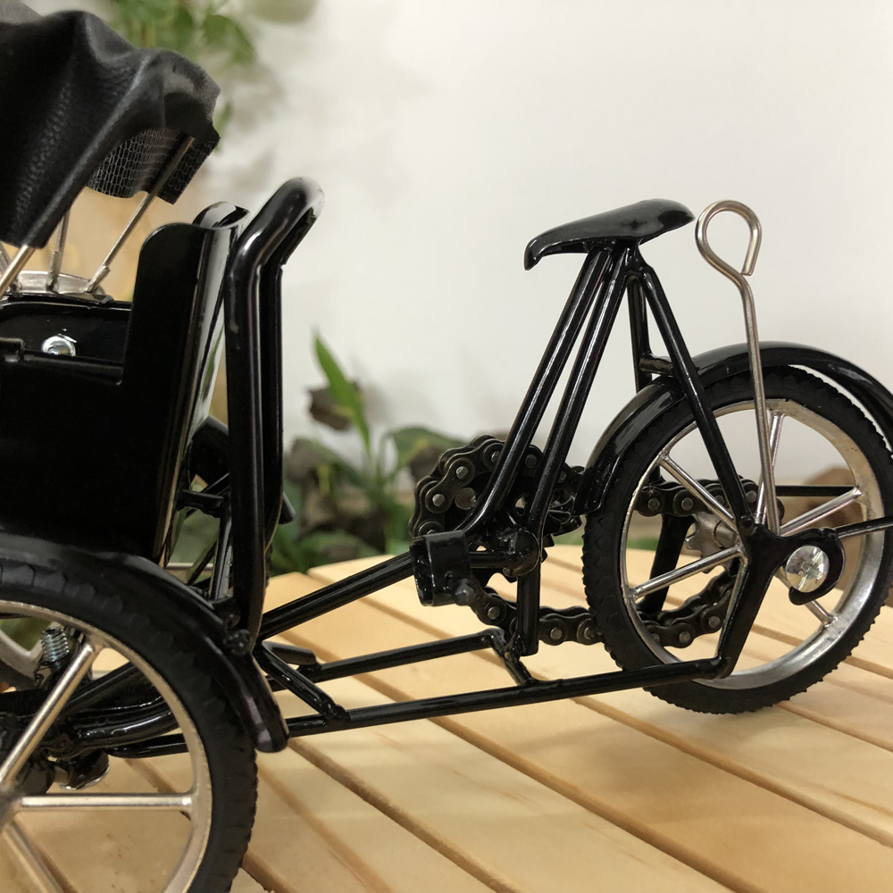 Mô hình xe xích lô sắt - size nhỏ - màu đen
