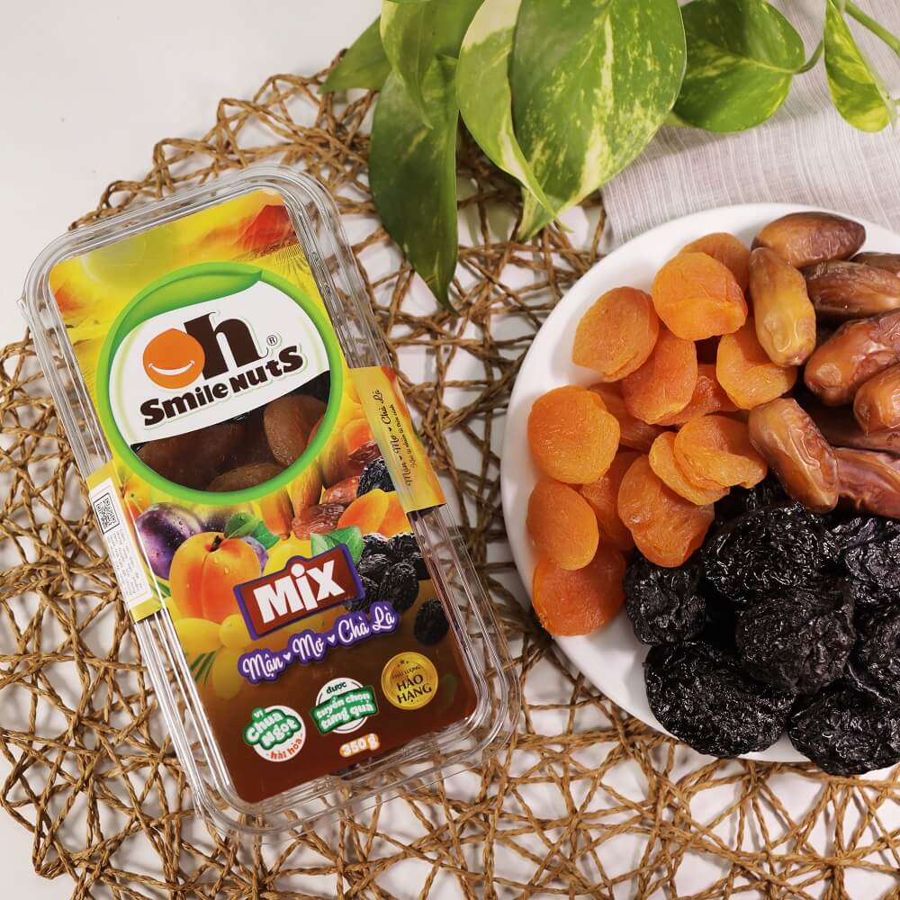 Mix Trái Cây Khô Smile Nuts hộp 350g | Hàng nhập khẩu gồm Chà Là từ Tunisia, Mận Khô từ Chile, Mơ Khô từ Thổ Nhĩ Kỳ | Mixed Dried Fruits (Dates, Prunes, Apricots)